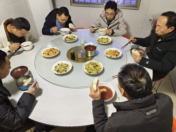 陜煤建設(shè)路橋分公司：心系職工辦實(shí)事，暖心舉措惠職工