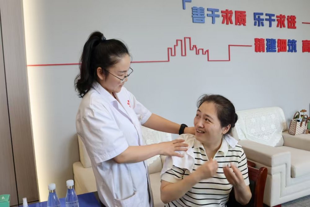 “守護(hù)健康 悅享關(guān)懷”關(guān)愛職工活動(dòng)走進(jìn)陜煤建設(shè)基層單位